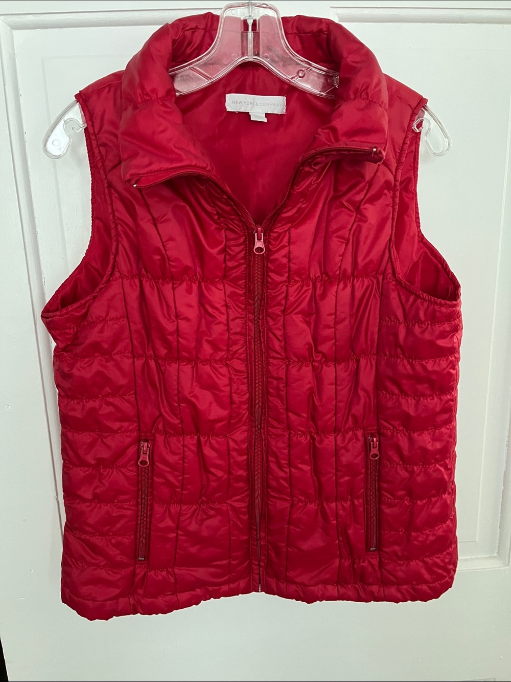 NY & Co size M Quilted Outerwear Vest Red